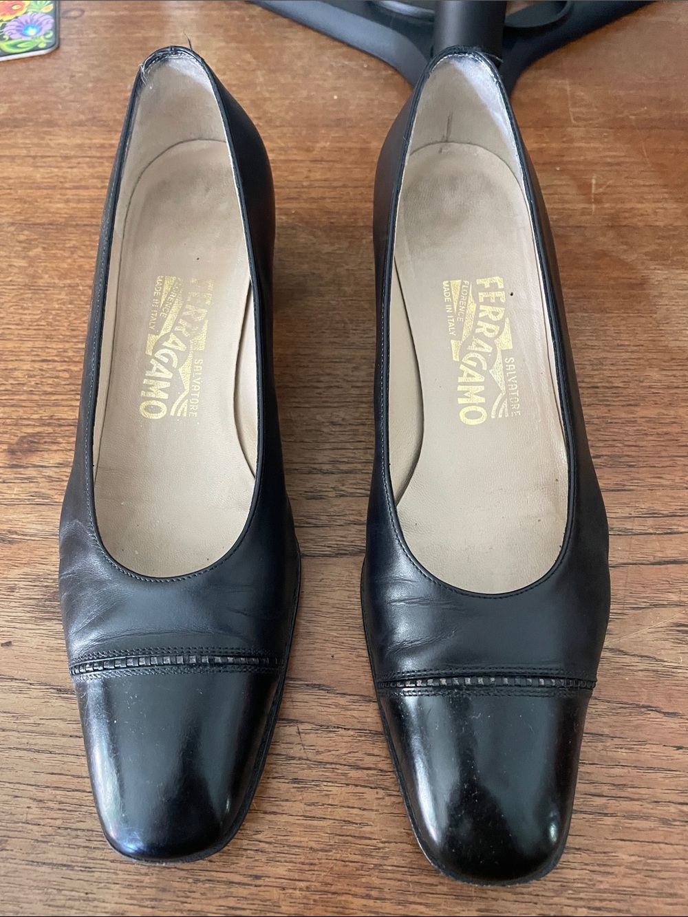 Salvatore Ferragamo Black Leather Cap Toe Pumps Size 8.5 B Made in Italy